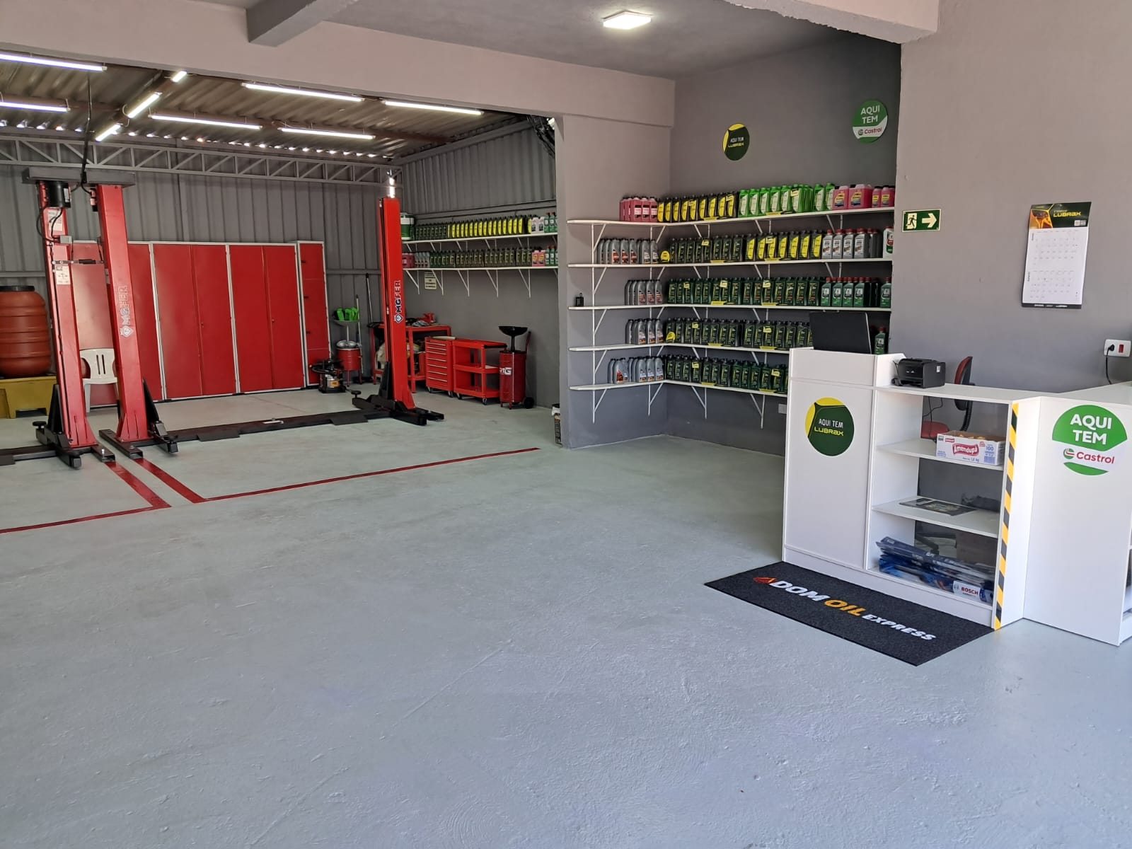 Estrutura interna da Dom Oil Express